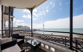 Panoramic Sea Views In Beachfront Apt W Balcony