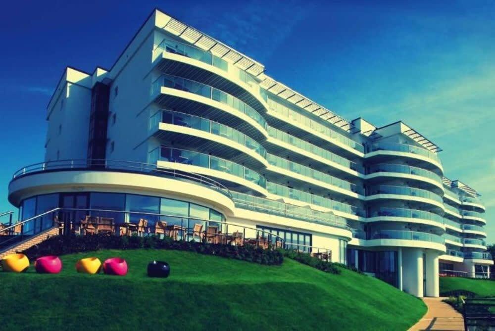 Panoramic Sea Views In Beachfront Apt W Balcony Bognor Regis Exterior photo